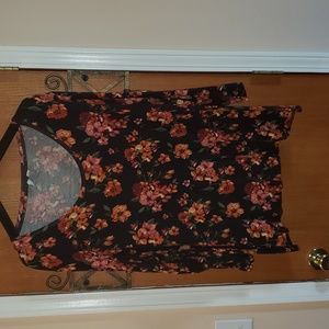 Cato 3/4 Sleeve Floral Top - Size 26/28 (B8)